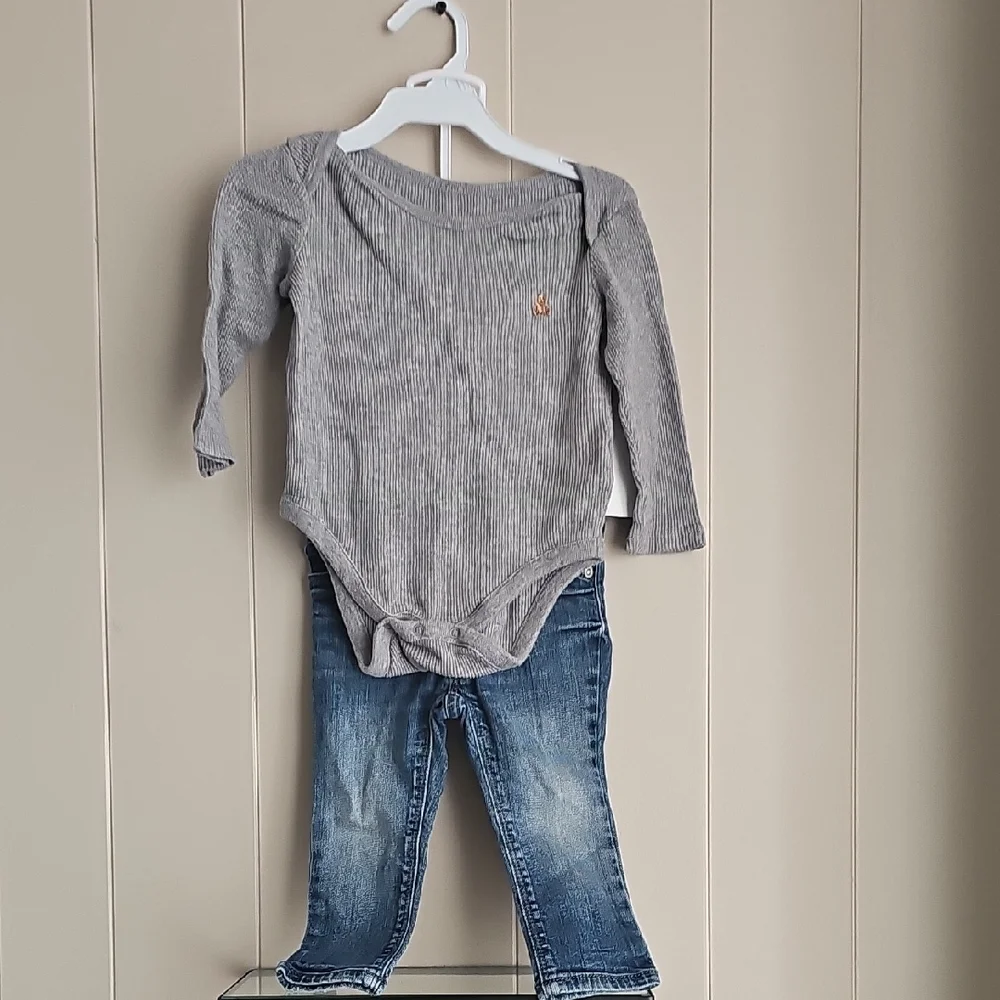Baby Gap Cozy Gray Long-Sleeve Thermal With Denim Jeans‎ Outfit